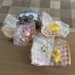 みんなでピクニックマスコット2 ピカチュウ　エネコ