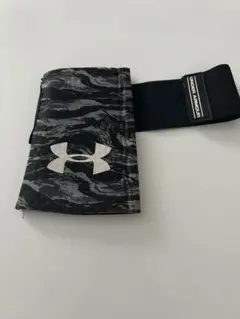 UNDER ARMOUR 野球用 リストバンド カモフラ柄のサムネイル