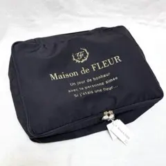 メゾンドフルール　ポーチ　黒　トラベル　衣類収納　Maison de FLEURのサムネイル