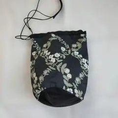 comoli 25ss シルクシェル ポーチ 新品未使用 - メルカリ