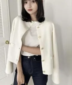 アニュアンス　オリジナルボタンノーカラーニットジャケット