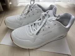 スケッチャーズ　スニーカー　ホワイト　白