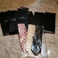 アクアスキュータム  ネクタイ 焦げ茶