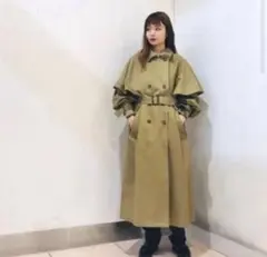 【美品】ケービーエフ ケープトレンチコート