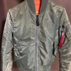 アルファインダストーリーズMA-1フライトジャケットサイズ表記S