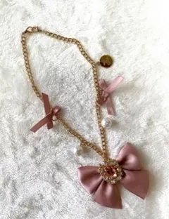 Maison de FLEUR ビジューリボンパールバッグチャームサーモンピンク