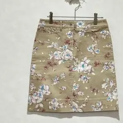 アルマ・アン・ローズ　タイトスカート 花柄　ベージュ　ALMA EN ROSE