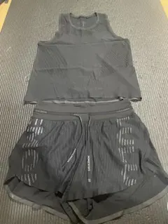 【週末限定値下げ】ルルレモン ミッドライズショーツ セットアップサイズ4