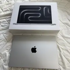 今年の7月購入　MacBook Pro m3 14.2 シルバー