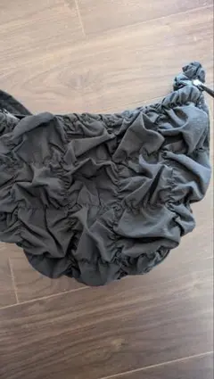 GU ジーユー　ギャザーショルダーバッグ　黒　ブラック