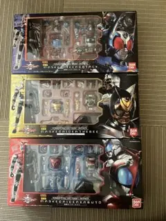 S.H.フィギュアーツ3点セット(仮面ライダーダークキバ、ファイズ、鎧武 