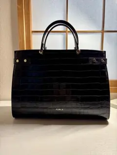 FURLA クロコダイル型押しトートバッグ