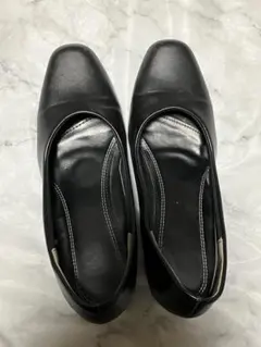 黒いレザーパンプス Romeo Valentino