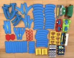 プラレール　レールand情景パーツ　まとめ売り　電車のおまけ付