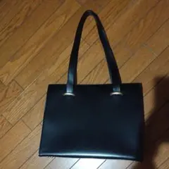 Y'SACCS 革製バッグ