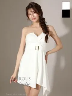 パッド付き盛れ感　ホワイトミニドレス