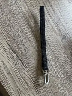PRADAブラックレザー キーホルダー