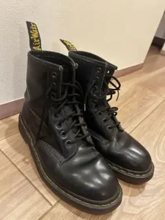 Dr. Martens ブラックブーツ ８ホール　イングランド