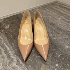 クリスチャンルブタン　パテントレザーパンプス　ベージュ