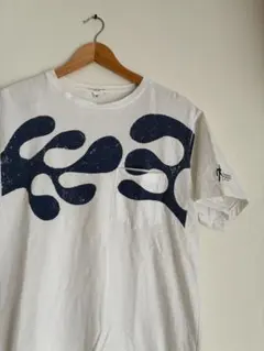 エンジニアードガーメンツ　クロスネック　プリント　ポケットtシャツのサムネイル