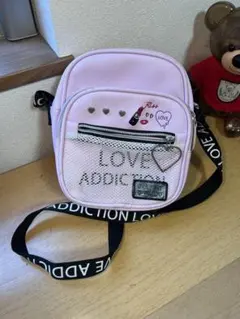 LOVE ADDICTION ショルダーバッグ ピンクのサムネイル