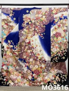 振袖 刺繍 金彩 紋意匠 大輪 身丈169cm 撥水加工済 MO3616 - メルカリ