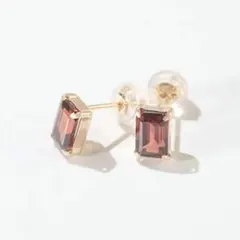 （極）美品K10YG ガーネットスクエアピアス(L&Co.)のサムネイル