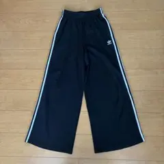 adidas originals PRIMEBLUEリラックスワイドレッグパンツ