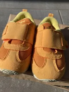 アシックス　スクスク　アイダホ