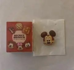 ディズニーストア　シークレットブローチ　ベーカリー　ミッキーマウス