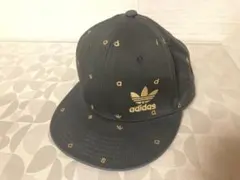 adidas ブラック キャップ ゴールド刺繍