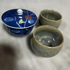 湯飲み2個と有田焼蓋付き湯呑みセット