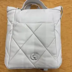 最終値下げ　超美品　COLE HAANレザーキルティングリュック 白