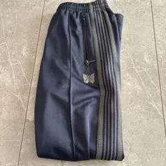 パンツ　蝶の刺繍とストライプデザイン