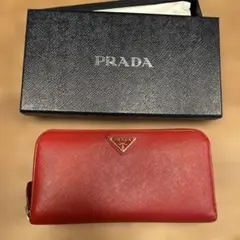 PRADA サフィアーノ ラウンドファスナー 長財布 三角ロゴ 赤色