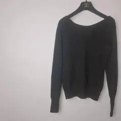 UNTITLED ニットVネック　ブラック セーター 長袖