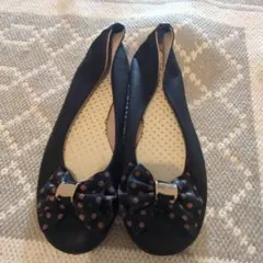 ドット柄リボン付きフラットシューズ