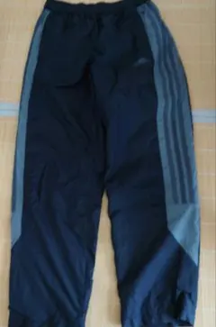 adidas　ウィンドブレーカー　150センチ