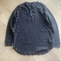 UNIQLO ブラックヘンリーネック 長袖カットソー