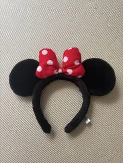 ミニーマウス カチューシャ 赤いリボン
