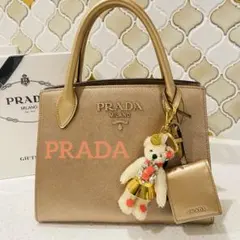 プラダ　バッグチャーム　ベアキーホルダー