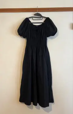 UNIQLO パフスリーブ ワンピース ブラック
