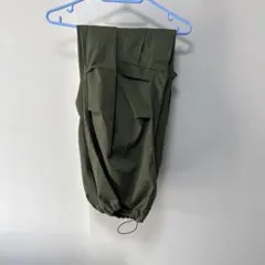 GU オリーブグリーン カジュアルパンツ