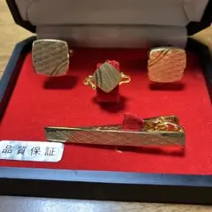 新品　金メッキ　ネクタイピンとカフスボタンのセット 4点
