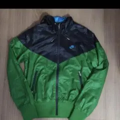 Nike フード付きウィンドブレーカー