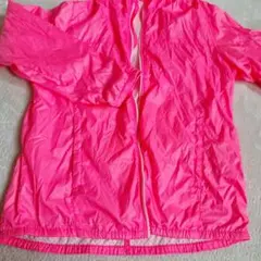 255。UNIQLO150ウィンドブレーカー蛍光ピンク&水玉
