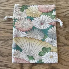 花柄の布製巾着袋