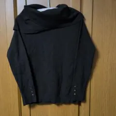 黒 ボートネック 長袖トップス ボタン付き