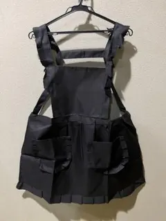フリル付きポケット 黒エプロン