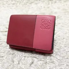 【美品】LOEWE 三つ折り財布　トライフォールド　ウォレット　アナグラム　赤系